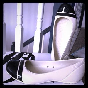 Brand new crocs